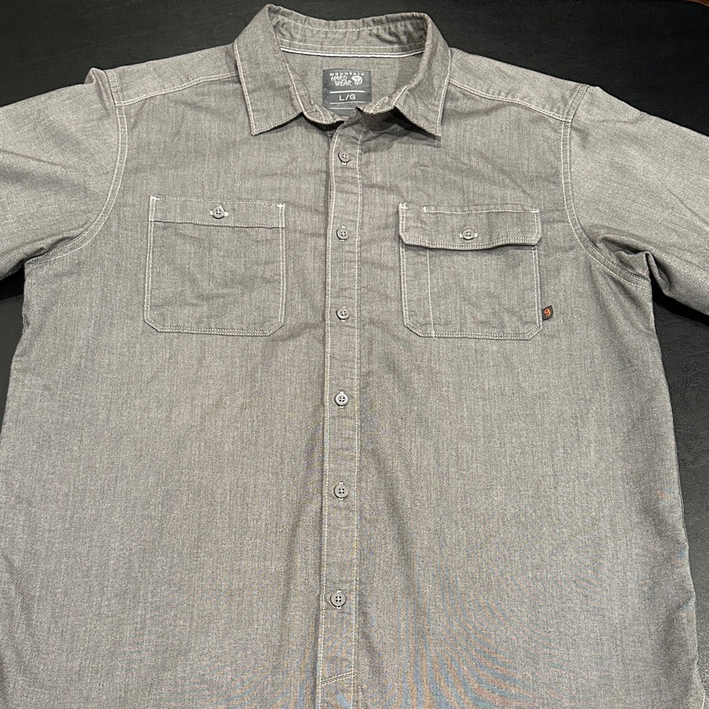 Mountain Hardwear Men's Light Gray Button-Down Shirt